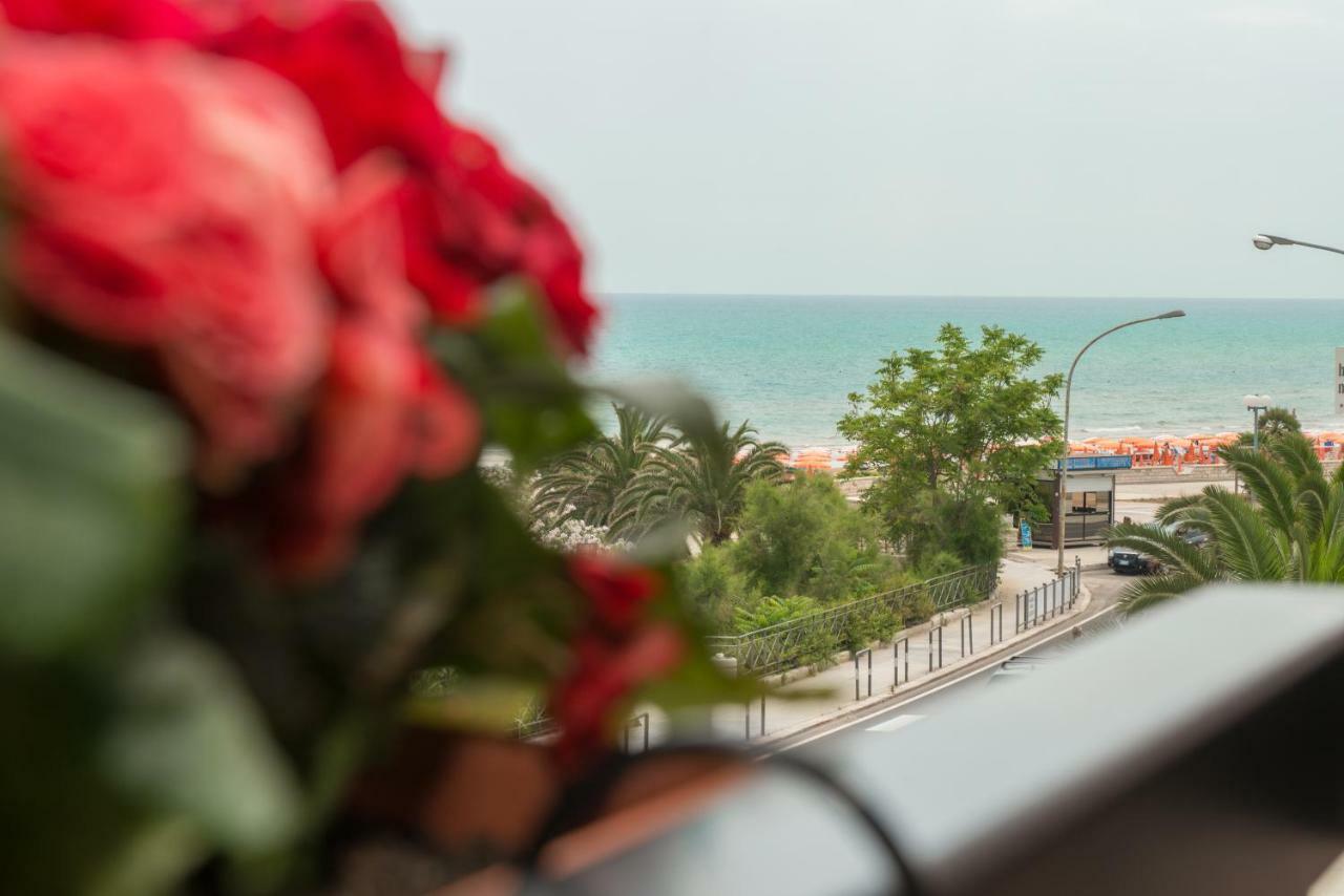 Bed and Breakfast A Un Passo Dal Mare Vieste Exterior foto